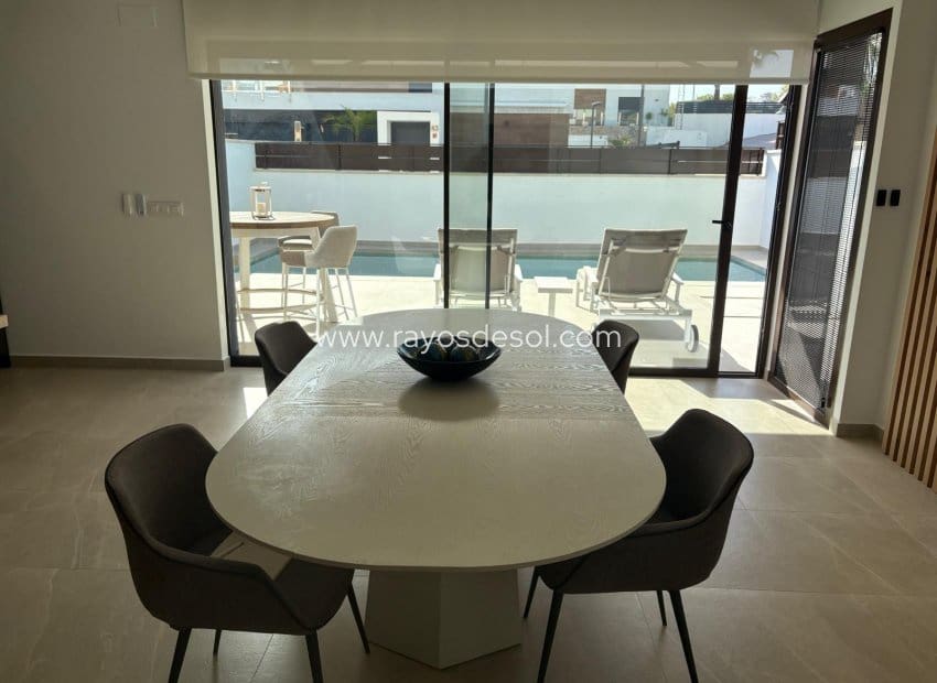 3 slaapkamer Villa te koop in Algorfa met zwembad - € 460.000 (Ref: 9487912)