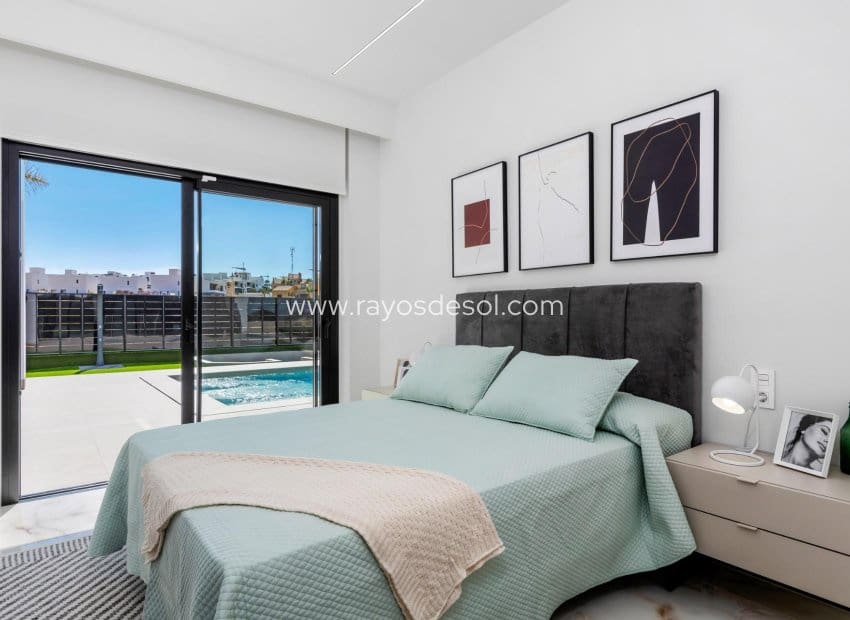 Chalet de 3 habitaciones en Algorfa en venta con piscina - 670.000 € (Ref: 9487914)