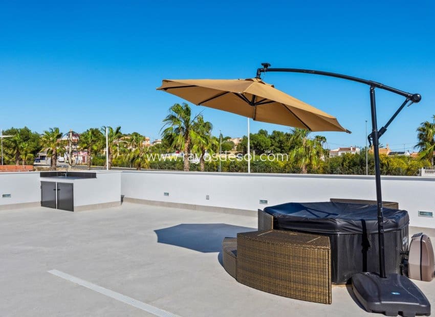 Chalet de 3 habitaciones en Algorfa en venta con piscina - 670.000 € (Ref: 9487914)