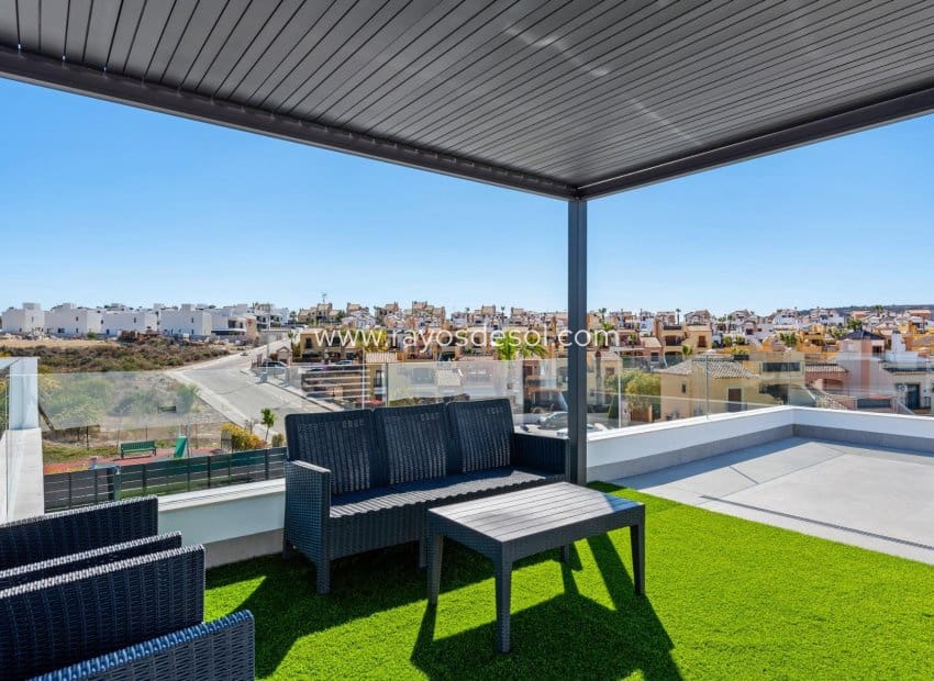 Chalet de 3 habitaciones en Algorfa en venta con piscina - 670.000 € (Ref: 9487914)