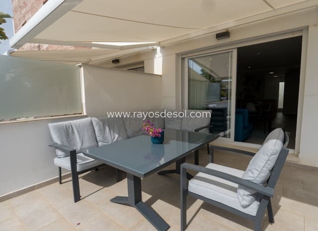 4 soveværelse Byhus til salg i San Pedro del Pinatar ciudad, San Pedro del Pinatar med swimmingpool - € 359.000 (Ref: 9496655)