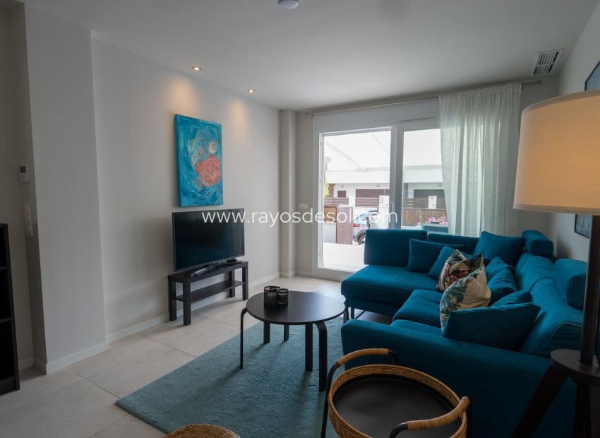 4 soveværelse Byhus til salg i San Pedro del Pinatar med swimmingpool - € 359.000 (Ref: 9496655)