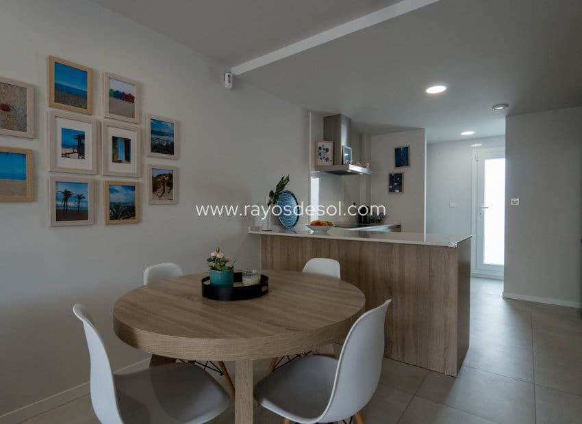 4 soveværelse Byhus til salg i San Pedro del Pinatar med swimmingpool - € 359.000 (Ref: 9496655)