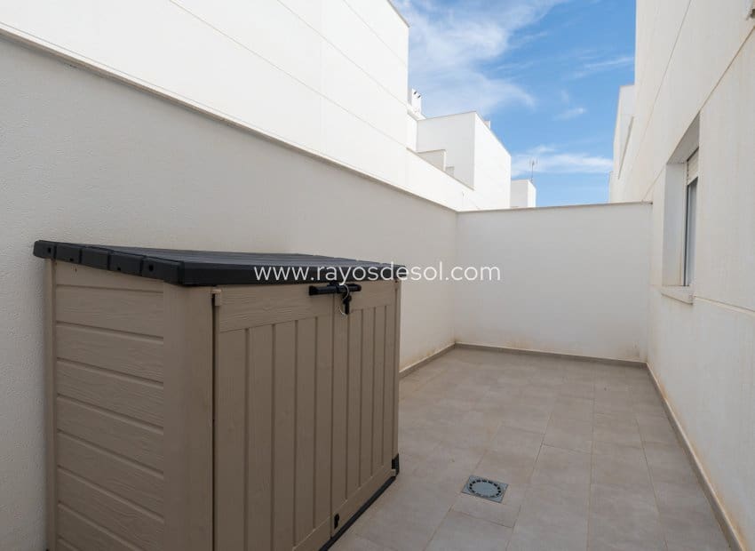 4 soveværelse Byhus til salg i San Pedro del Pinatar med swimmingpool - € 359.000 (Ref: 9496655)