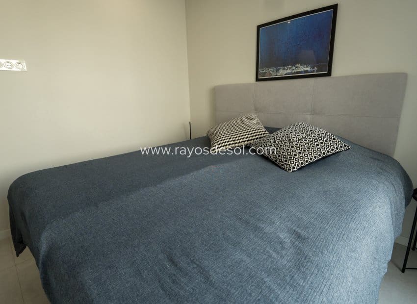 4 soveværelse Byhus til salg i San Pedro del Pinatar med swimmingpool - € 359.000 (Ref: 9496655)