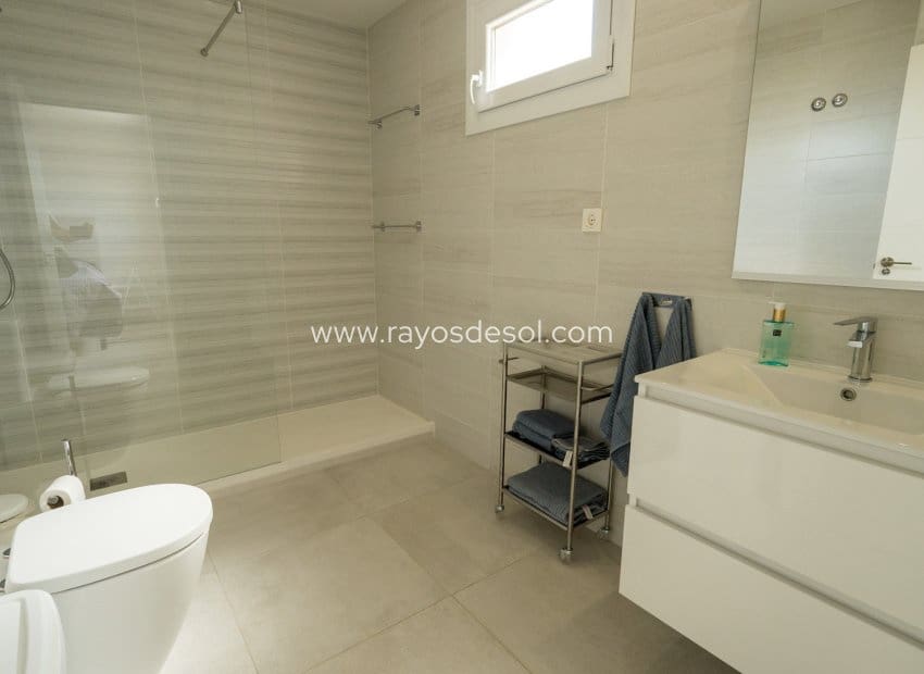 4 soveværelse Byhus til salg i San Pedro del Pinatar med swimmingpool - € 359.000 (Ref: 9496655)