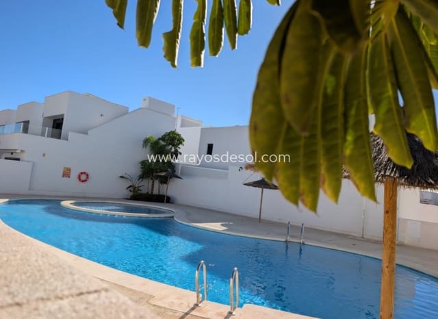 4 soveværelse Byhus til salg i San Pedro del Pinatar ciudad, San Pedro del Pinatar med swimmingpool - € 359.000 (Ref: 9496655)