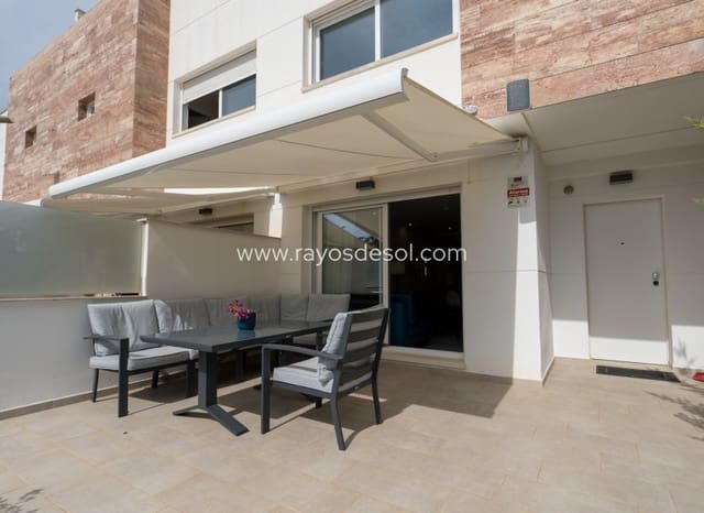4 soveværelse Byhus til salg i San Pedro del Pinatar ciudad, San Pedro del Pinatar med swimmingpool - € 359.000 (Ref: 9496655)