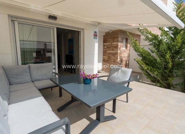 4 soveværelse Byhus til salg i San Pedro del Pinatar ciudad, San Pedro del Pinatar med swimmingpool - € 359.000 (Ref: 9496655)