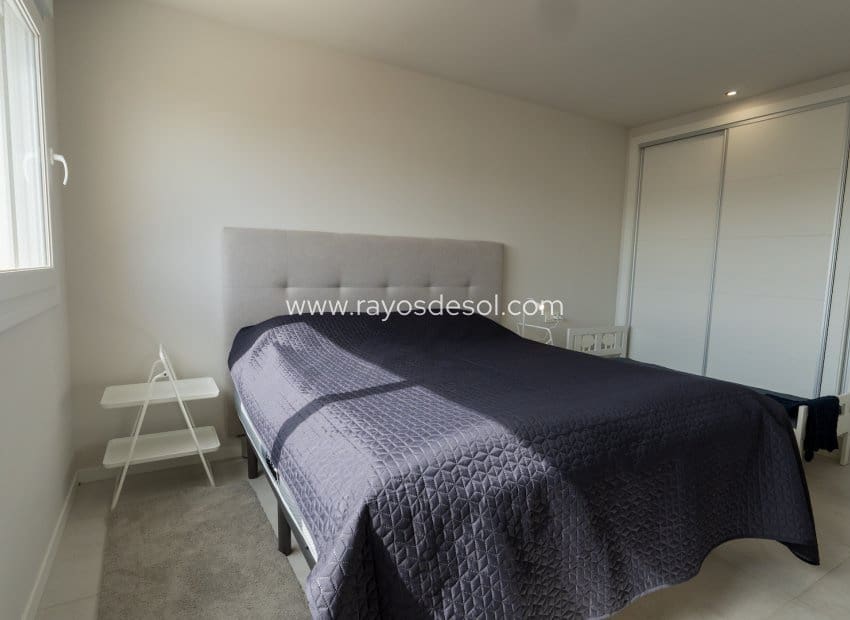 4 soveværelse Byhus til salg i San Pedro del Pinatar med swimmingpool - € 359.000 (Ref: 9496655)