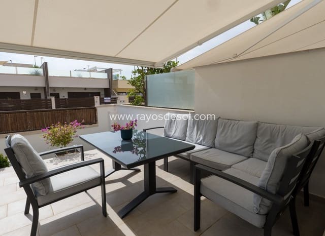 4 soveværelse Byhus til salg i San Pedro del Pinatar ciudad, San Pedro del Pinatar med swimmingpool - € 359.000 (Ref: 9496655)