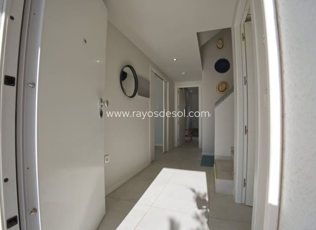 4 soveværelse Byhus til salg i San Pedro del Pinatar ciudad, San Pedro del Pinatar med swimmingpool - € 359.000 (Ref: 9496655)