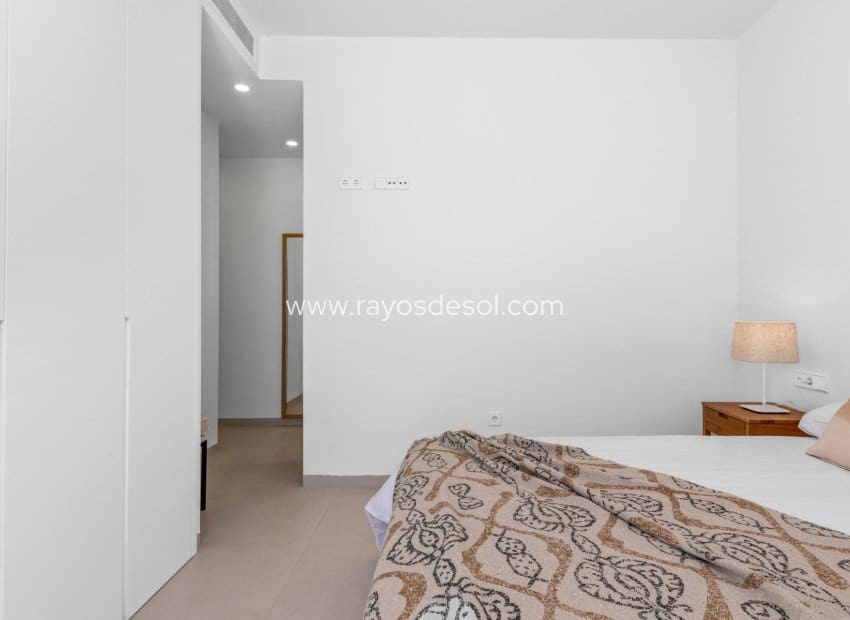 3 chambre Villa/Maison à vendre à Los Alcazares avec piscine - 689 900 € (Ref: 9506980)