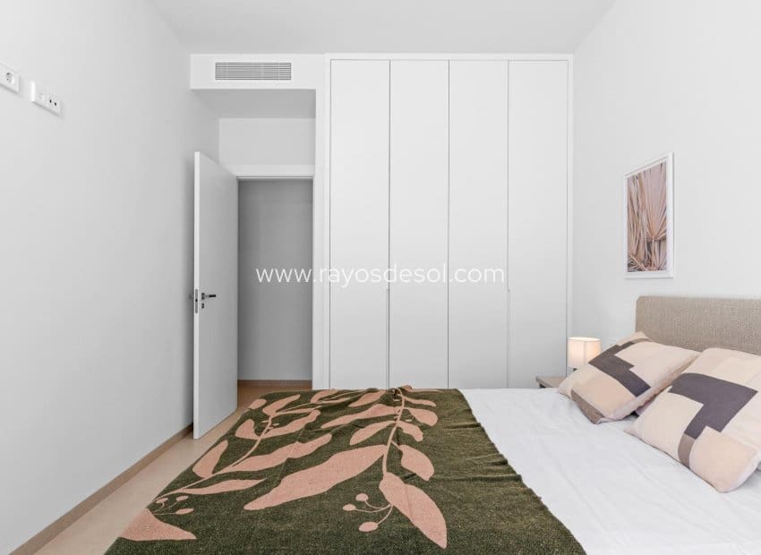 3 chambre Villa/Maison à vendre à Los Alcazares avec piscine - 689 900 € (Ref: 9506980)