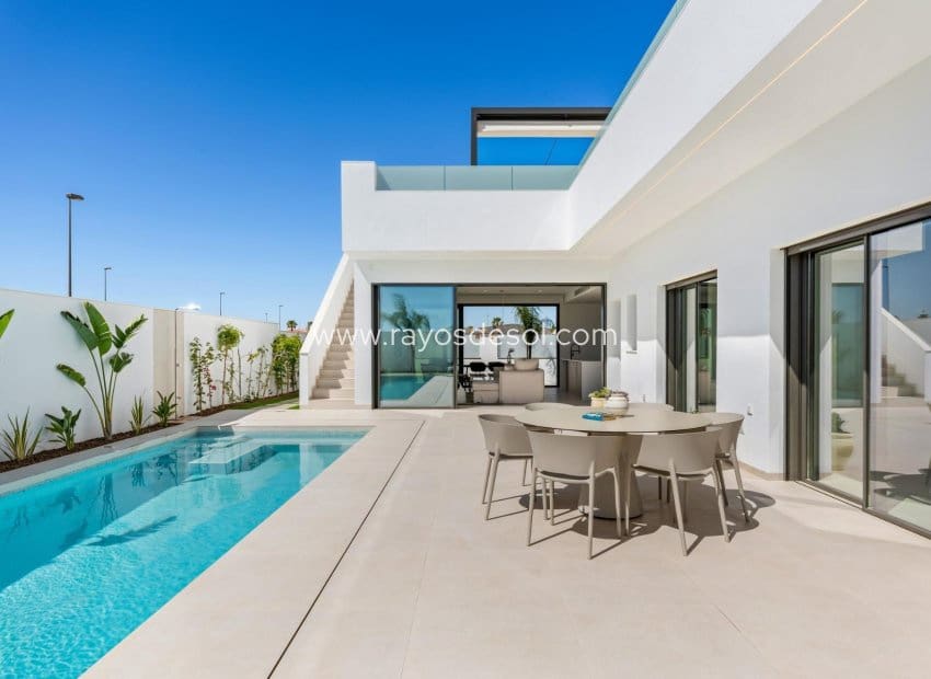 3 chambre Villa/Maison à vendre à Los Alcazares avec piscine - 689 900 € (Ref: 9506980)