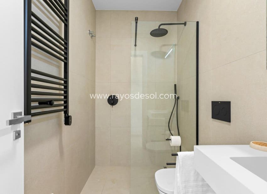 3 chambre Villa/Maison à vendre à Los Alcazares avec piscine - 689 900 € (Ref: 9506980)