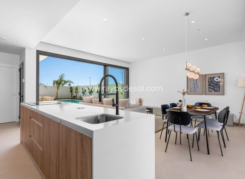 3 chambre Villa/Maison à vendre à Los Alcazares avec piscine - 689 900 € (Ref: 9506980)