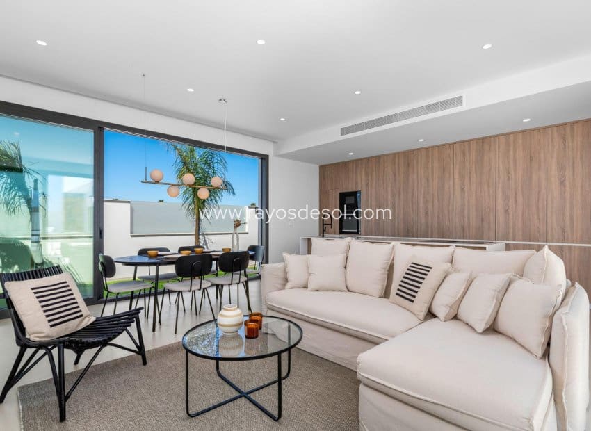 3 chambre Villa/Maison à vendre à Los Alcazares avec piscine - 689 900 € (Ref: 9506980)