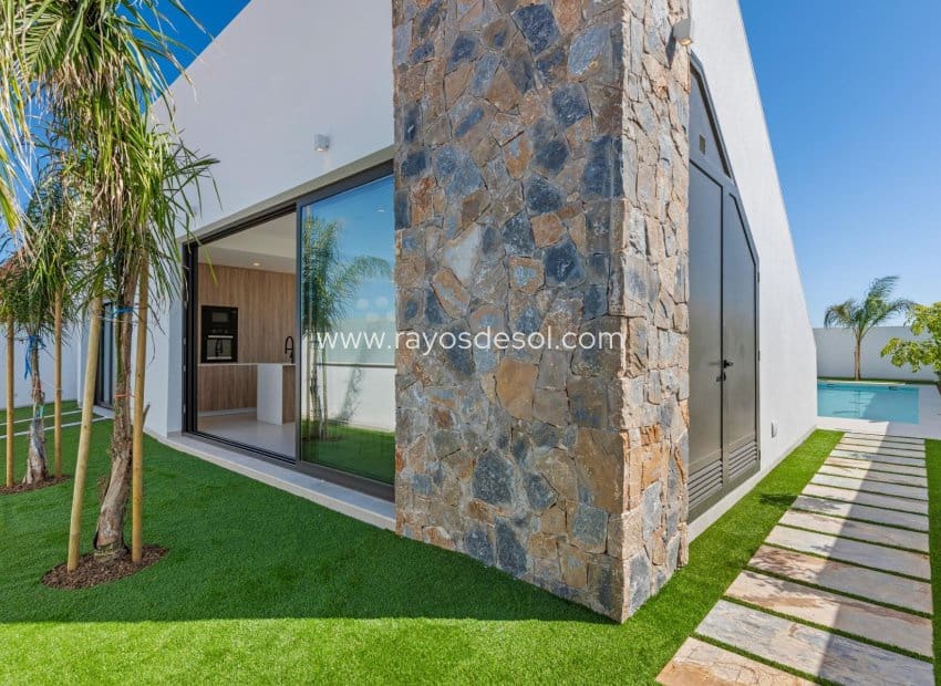 3 chambre Villa/Maison à vendre à Los Alcazares avec piscine - 689 900 € (Ref: 9506980)