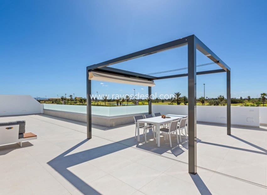 3 chambre Villa/Maison à vendre à Los Alcazares avec piscine - 689 900 € (Ref: 9506980)