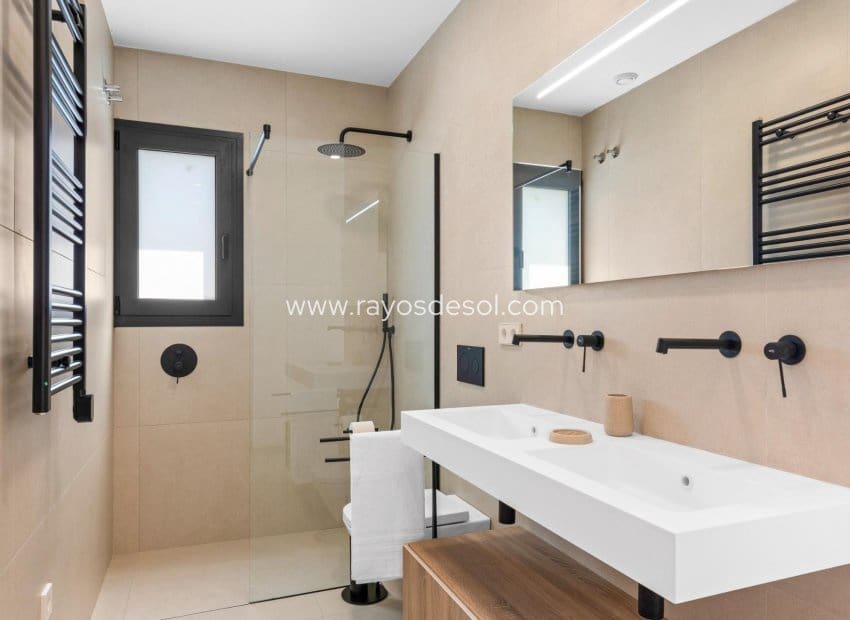 3 bedroom Villa for sale in Los Alcazares with pool - € 689,900 (Ref: 9506980)