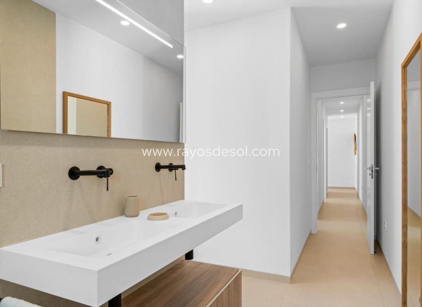 3 bedroom Villa for sale in Los Alcazares with pool - € 689,900 (Ref: 9506980)