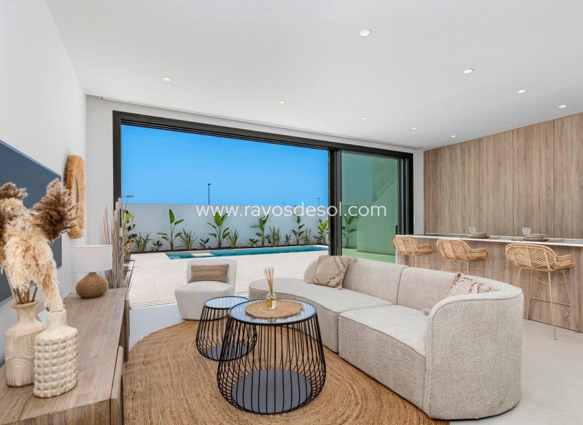 3 chambre Villa/Maison à vendre à Los Alcazares avec piscine - 499 900 € (Ref: 9506981)