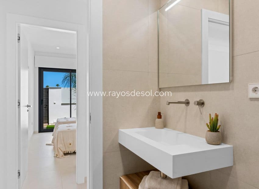 3 chambre Villa/Maison à vendre à Los Alcazares avec piscine - 499 900 € (Ref: 9506981)