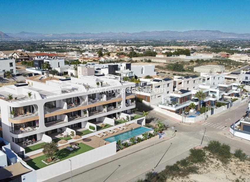 Apartamento de 3 habitaciones en Benijófar en venta con piscina - 349.900 € (Ref: 9513545)