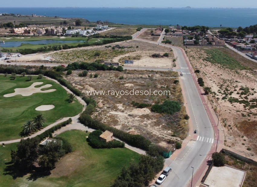 3 soveværelse Lejlighed til salg i Los Alcazares med swimmingpool - € 399.900 (Ref: 9530907)