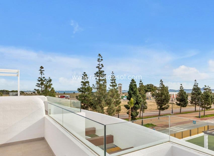 3 bedroom Apartment for sale in Los Alcazares with pool - € 439,900 (Ref: 9530907)