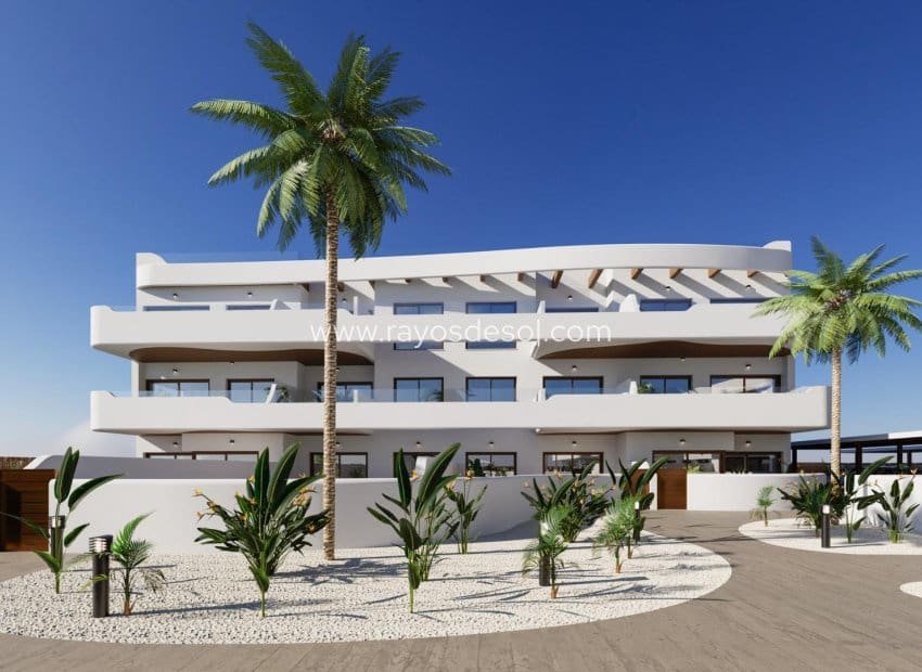 3 soveværelse Lejlighed til salg i Los Alcazares med swimmingpool - € 359.900 (Ref: 9530908)