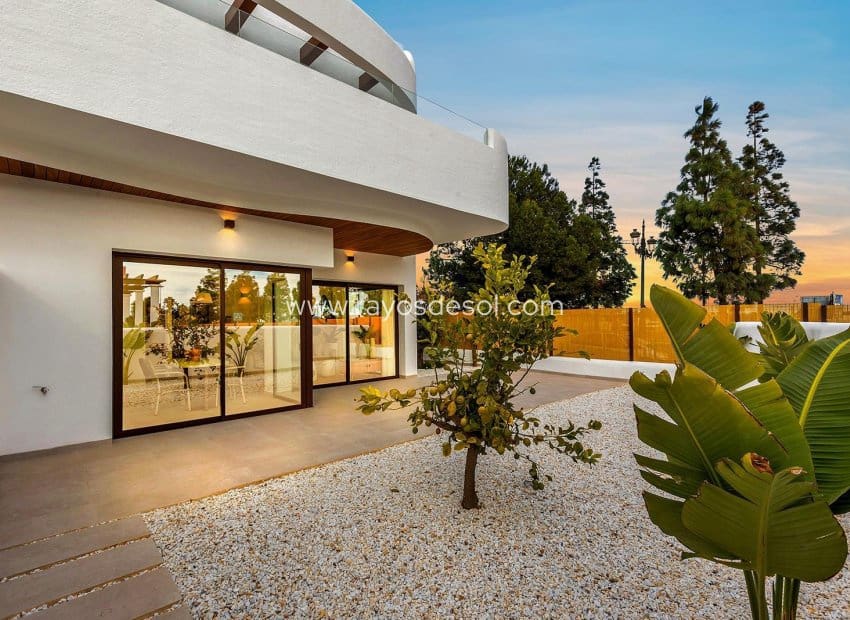 3 bedroom Apartment for sale in Los Alcazares with pool - € 359,900 (Ref: 9530908)