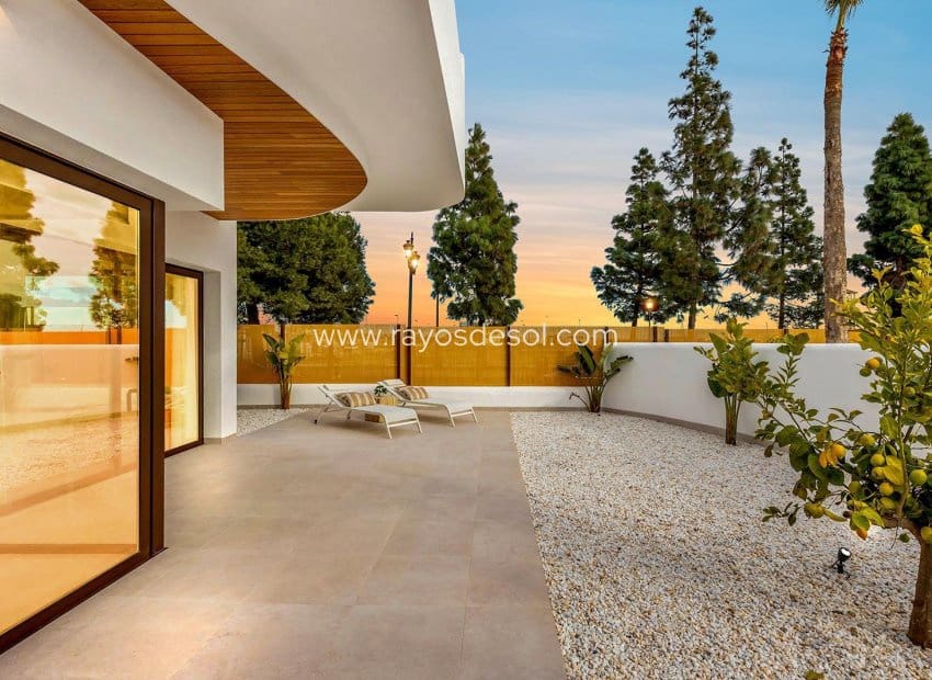 3 bedroom Apartment for sale in Los Alcazares with pool - € 359,900 (Ref: 9530908)