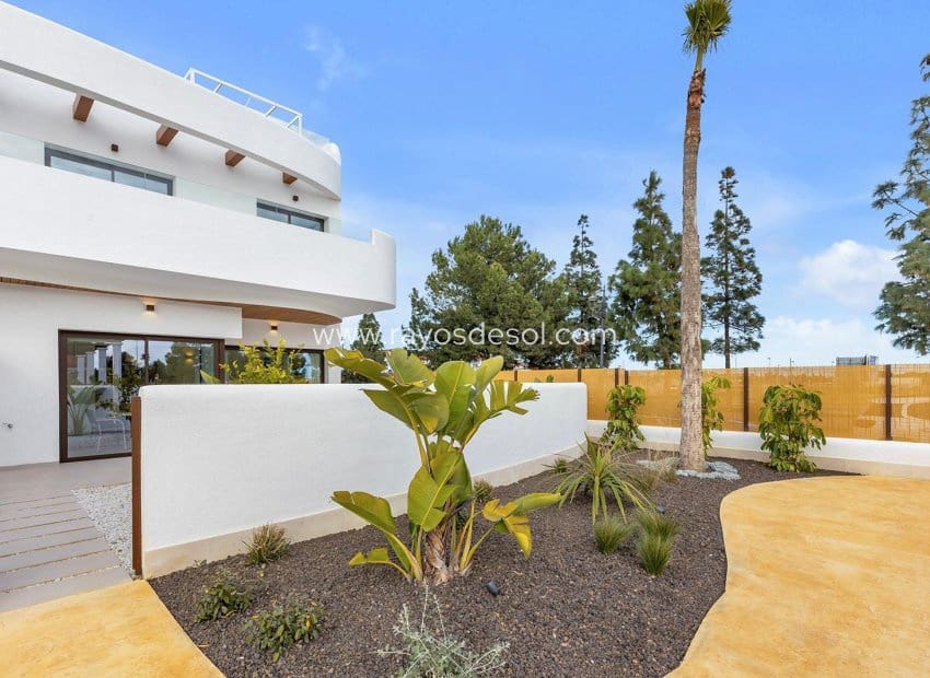 3 soveværelse Lejlighed til salg i Los Alcazares med swimmingpool - € 379.900 (Ref: 9530908)