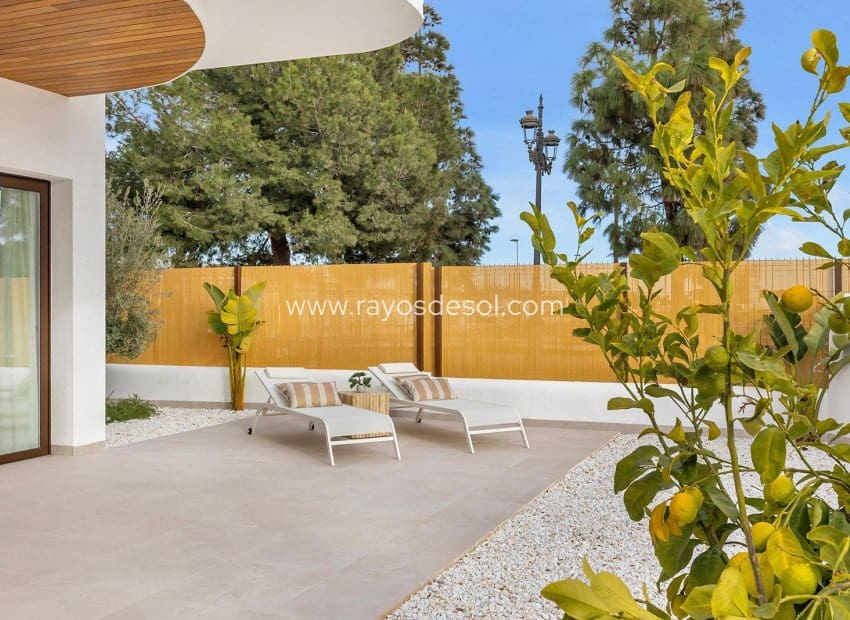 3 soveværelse Lejlighed til salg i Los Alcazares med swimmingpool - € 379.900 (Ref: 9530908)