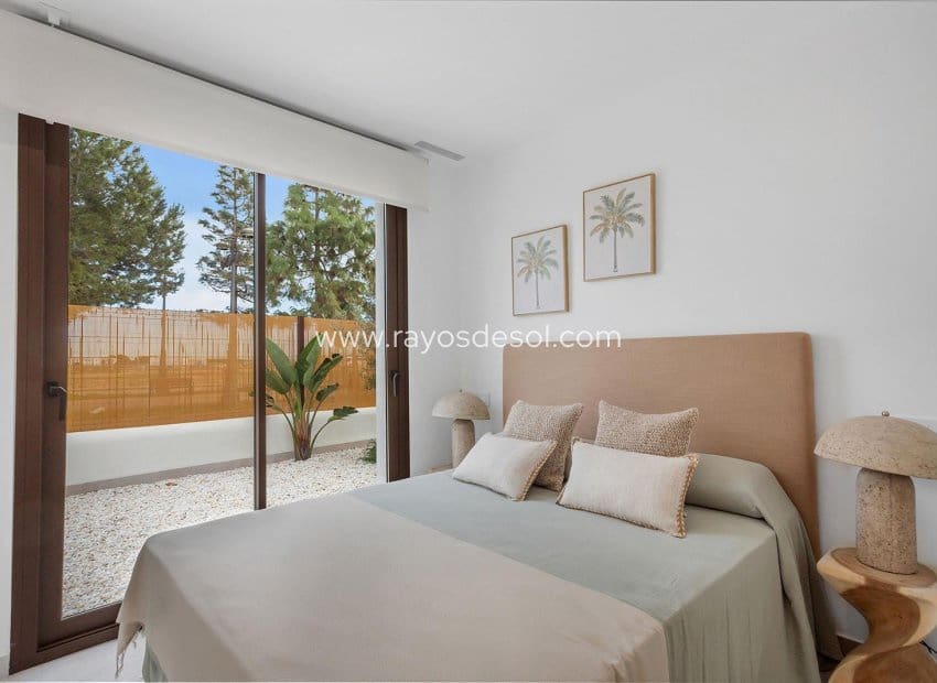 3 soveværelse Lejlighed til salg i Los Alcazares med swimmingpool - € 379.900 (Ref: 9530908)