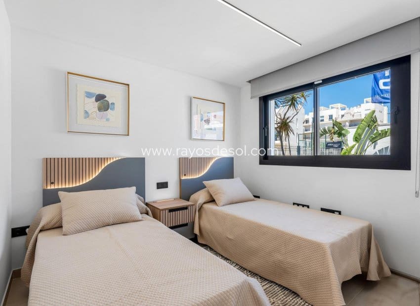 3 Zimmer Apartment zu verkaufen in El Raso mit Pool - 252.000 € (Ref: 9530909)
