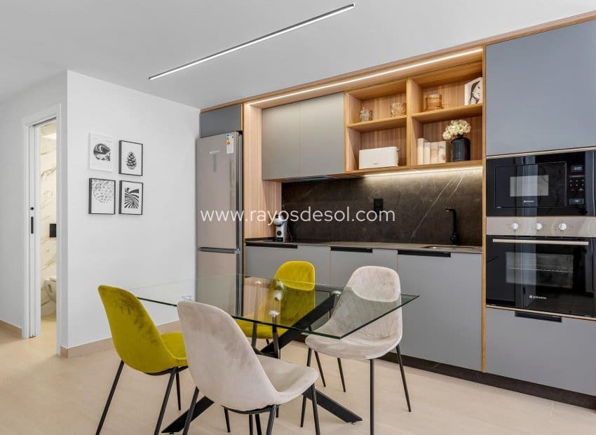 3 soveværelse Penthouse til salg i El Raso med swimmingpool - € 271.000 (Ref: 9530914)