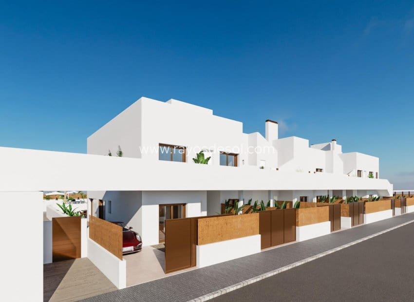 3 soveværelse Penthouse til salg i Los Alcazares med swimmingpool - € 399.900 (Ref: 9530918)