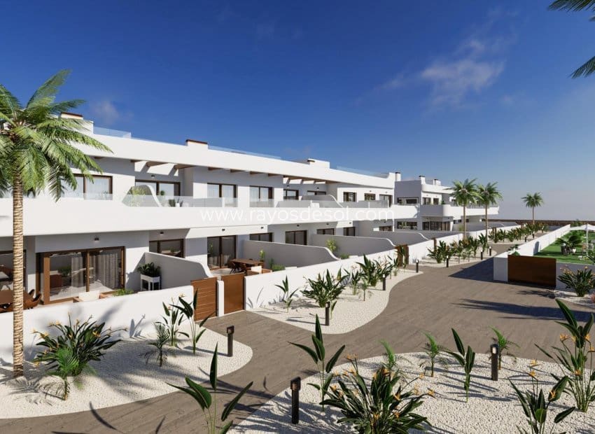 3 soveværelse Penthouse til salg i Los Alcazares med swimmingpool - € 399.900 (Ref: 9530918)
