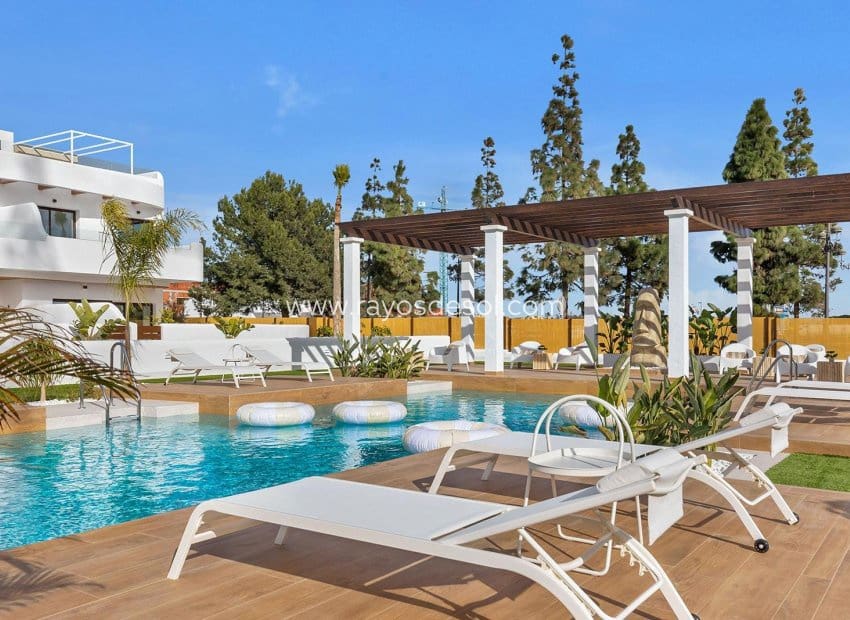 3 bedroom Penthouse for sale in Los Alcazares with pool - € 399,900 (Ref: 9530918)