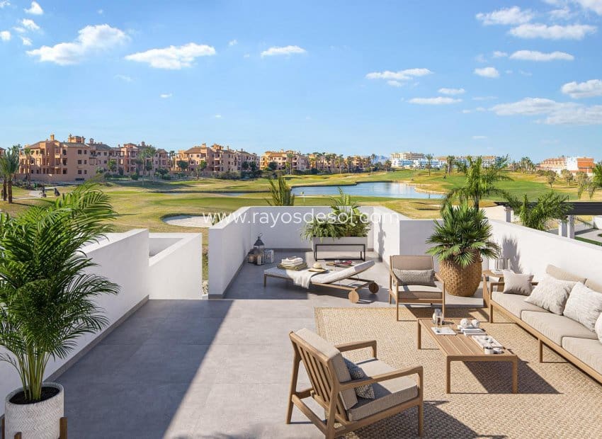 Ático de 3 habitaciones en Los Alcázares en venta con piscina - 459.900 € (Ref: 9530918)