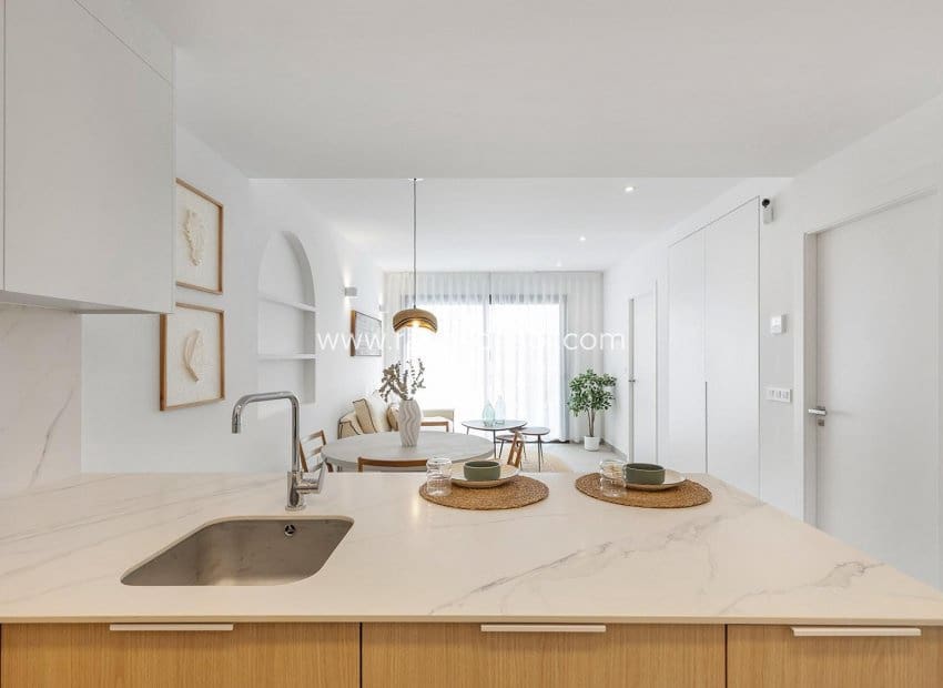 Ático de 3 habitaciones en Los Alcázares en venta con piscina - 459.900 € (Ref: 9530918)