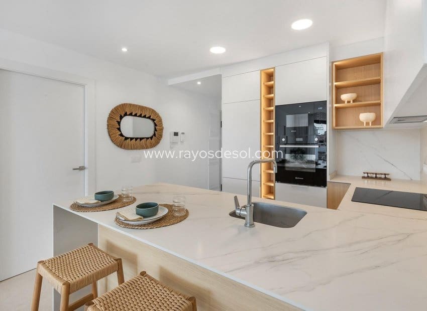 Ático de 3 habitaciones en Los Alcázares en venta con piscina - 459.900 € (Ref: 9530918)