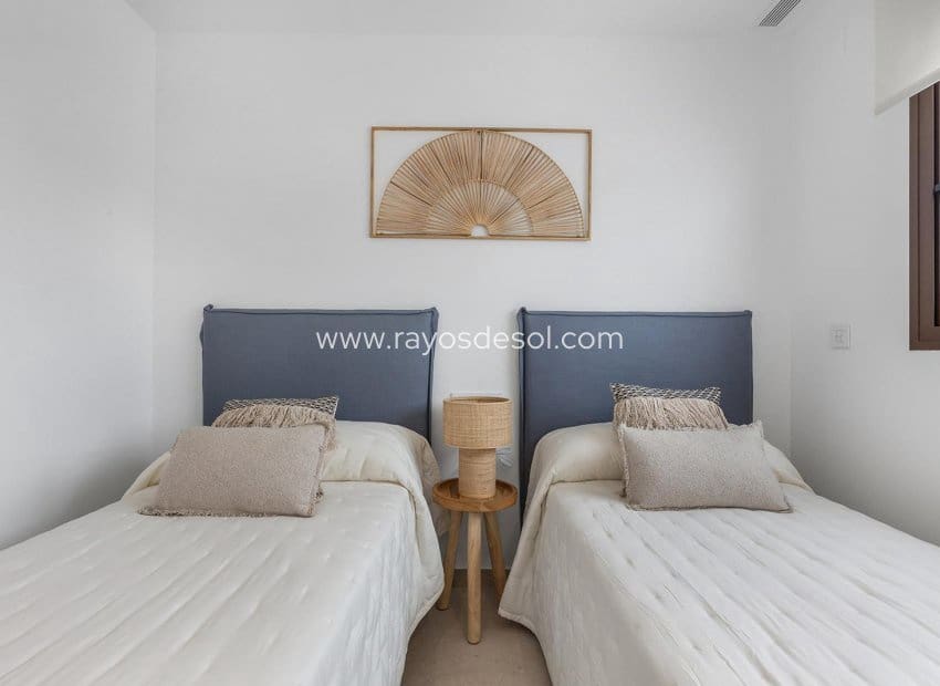 Ático de 3 habitaciones en Los Alcázares en venta con piscina - 459.900 € (Ref: 9530918)