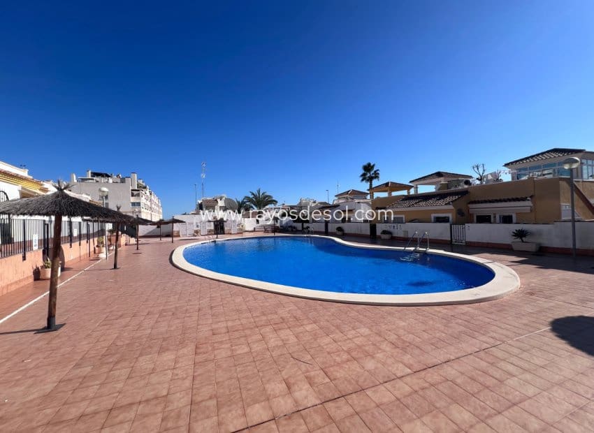 3 sypialnia Willa na sprzedaż w Vistabella - 240 000 € (Ref: 9530919)