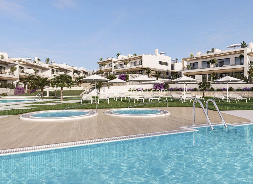 2 quarto Apartamento para venda em Torrevieja com piscina - 288 000 € (Ref: 9562245)