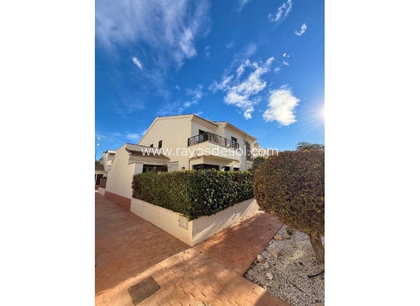 3 sypialnia Willa na sprzedaż w San Cayetano z basenem - 179 900 € (Ref: 9572268)