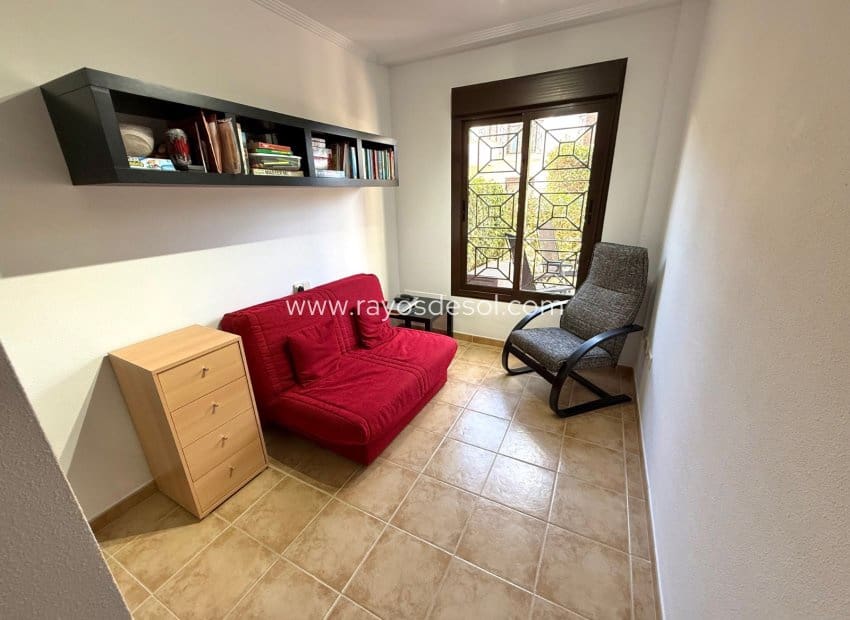 3 sypialnia Willa na sprzedaż w San Cayetano z basenem - 179 900 € (Ref: 9572268)